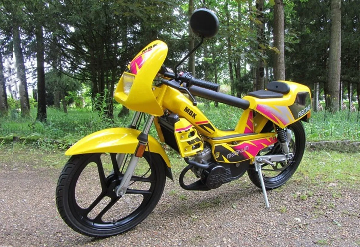 MBK Magnum Racing : la mobylette sportive par excellence