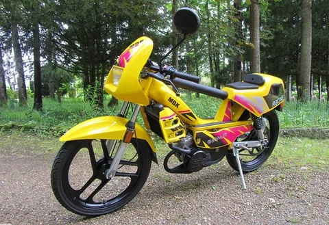 MBK Magnum Racing : la mobylette sportive par excellence