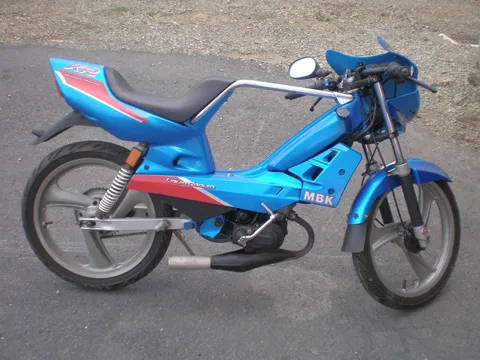 MBK Magnum Racing : le cyclo 100 % sport