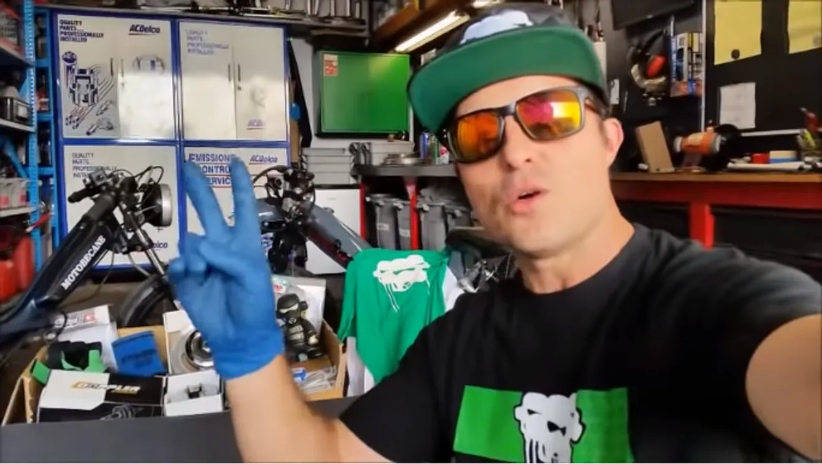 Unboxing Maxiscoot by Tomahawk à Los Angeles